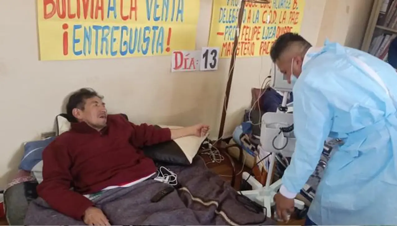 La Paz: Maestros levantan huelgan de hambre contra el decreto 5503