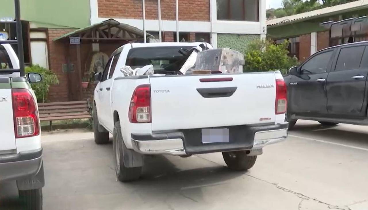 Hallan camioneta involucrada en al menos ocho atracos y robos en Cochabamba