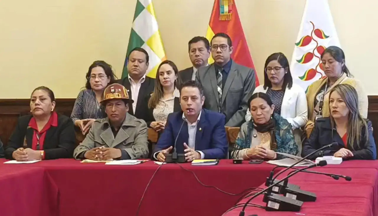 “No era el momento”: Lara y jefes de bancadas piden a Paz reconsiderar la eliminación de la subvención