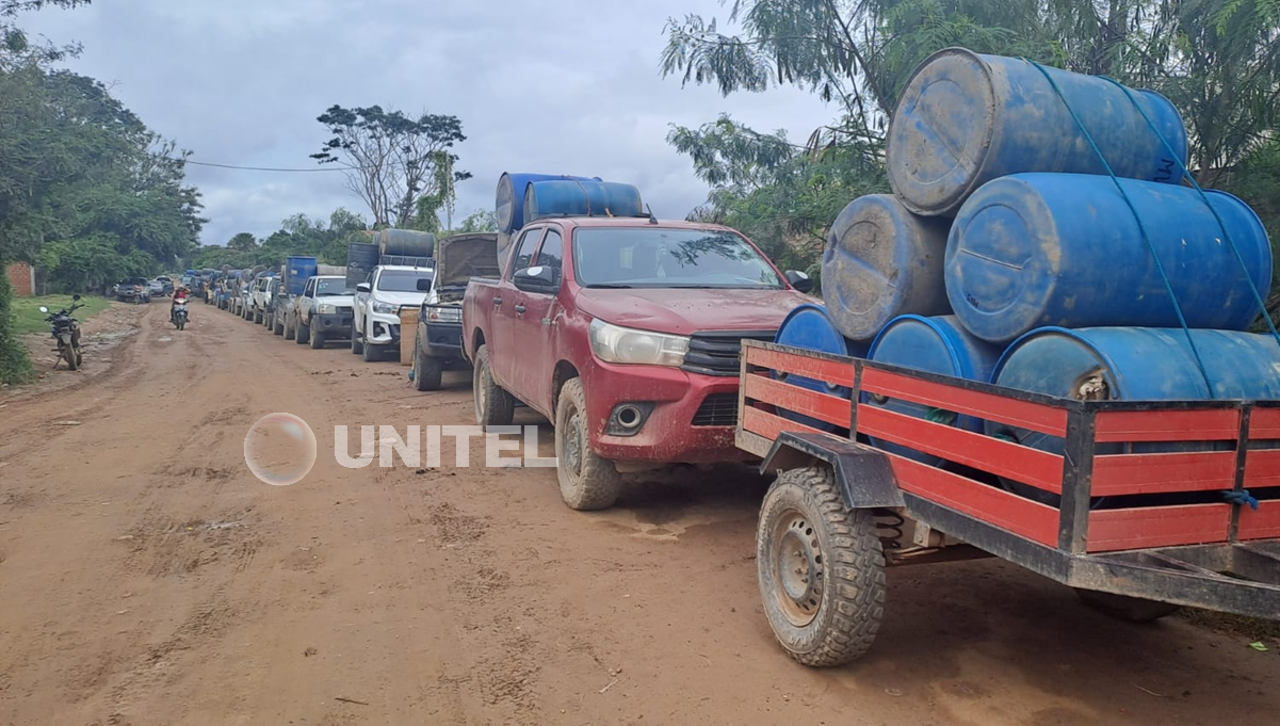 Santa Cruz: Soyeros denuncian nueva escasez de combustible y deterioro de rutas 