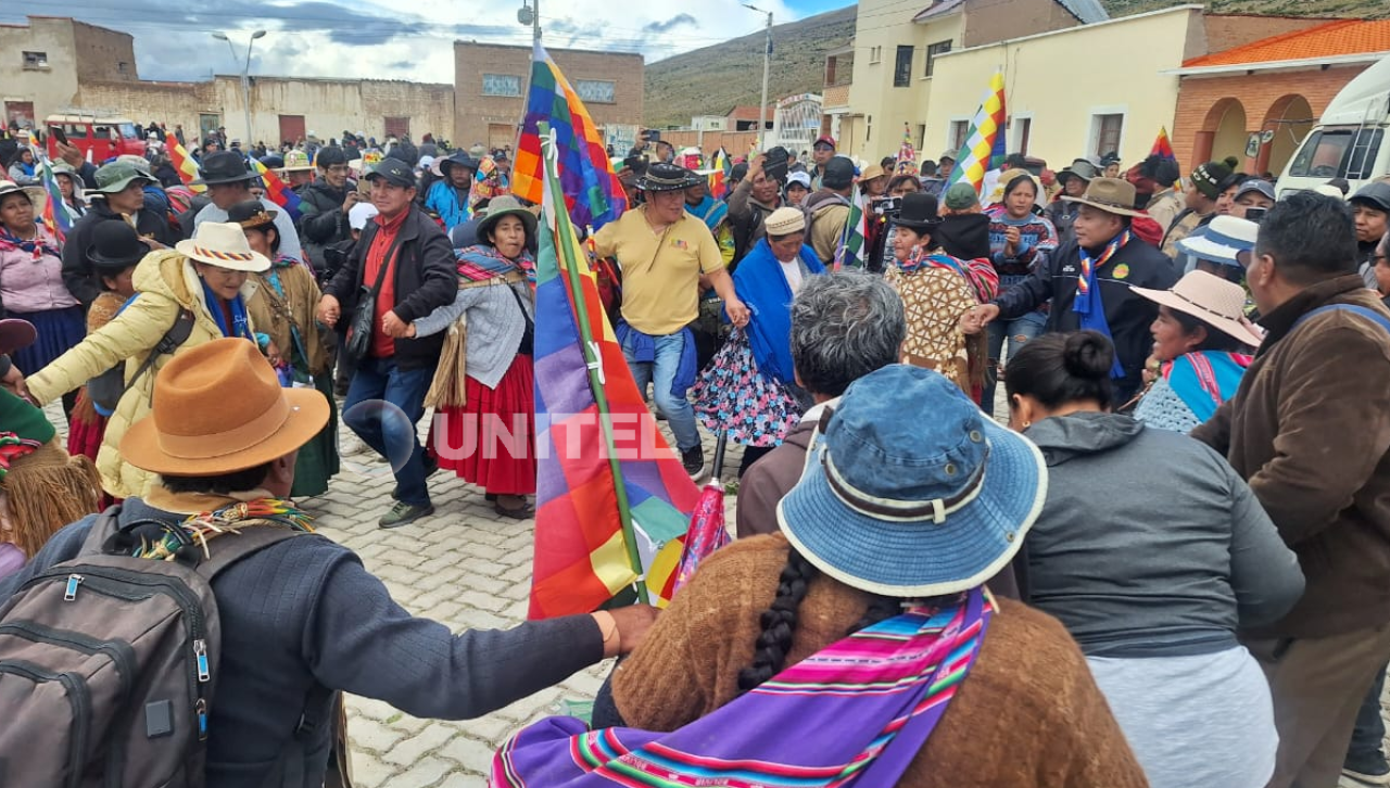 Sin Evo, marcha evista llega a Ayo Ayo y prevé llegar el lunes a la Plaza Murillo