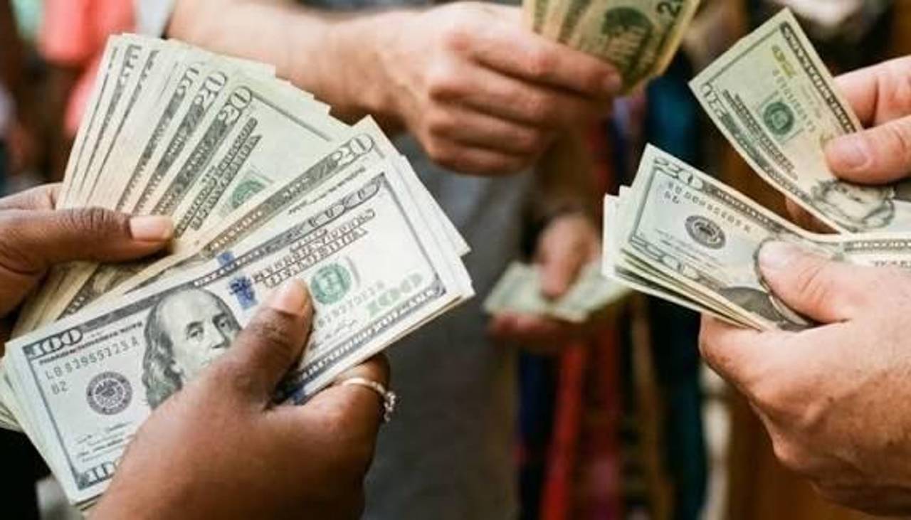 Industriales de Cochabamba afirman que la subida del dólar afecta al sector productivo y que este no debería superar los Bs 10