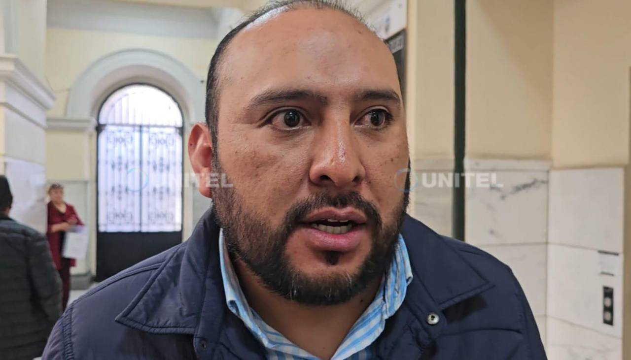 Reaparece el exministro Roberto Ríos y se compromete a colaborar con el caso de la toma militar de la plaza Murillo 