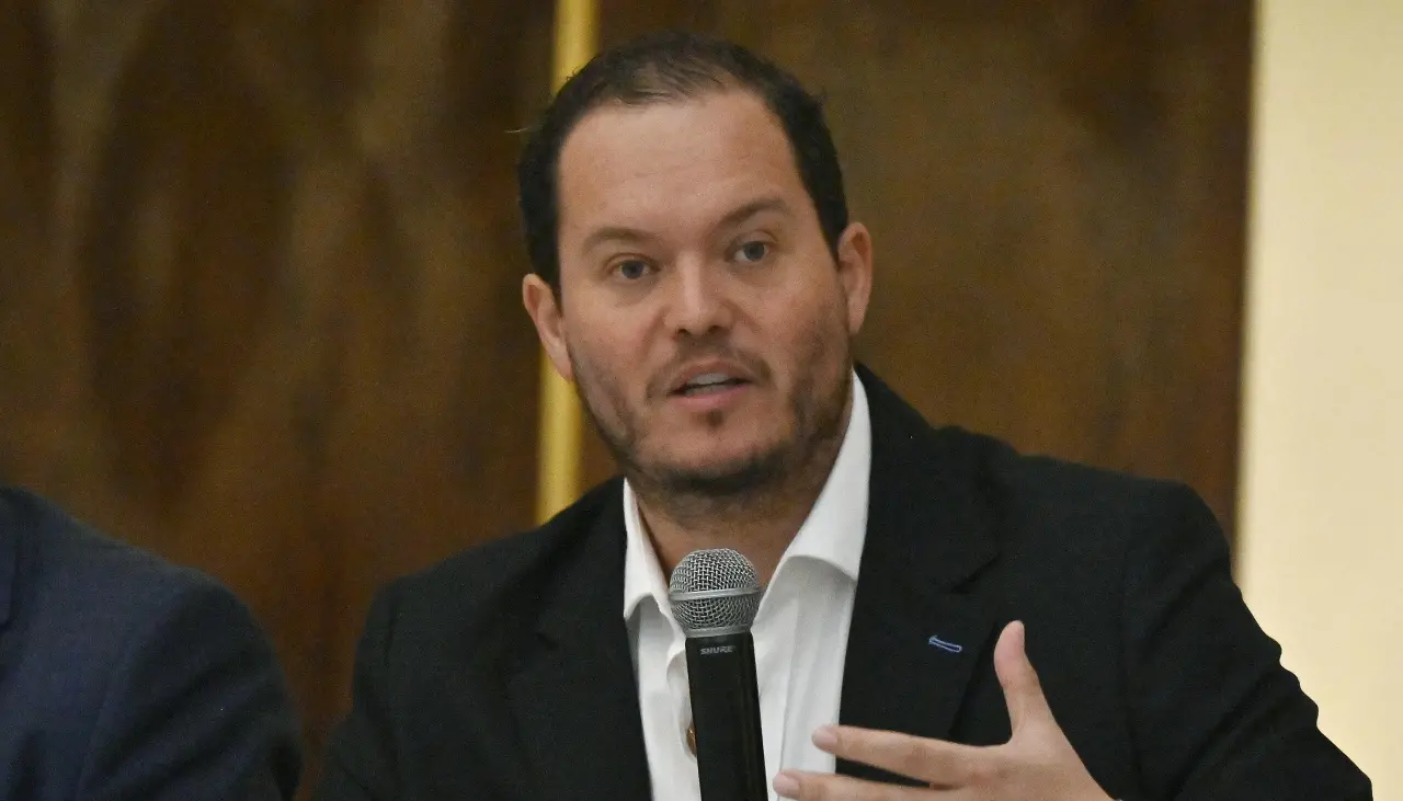 “Dorgathen es el principal ideólogo”, dice diputado opositor y pide la aprehensión del presidente de YPFB por el caso Botrading