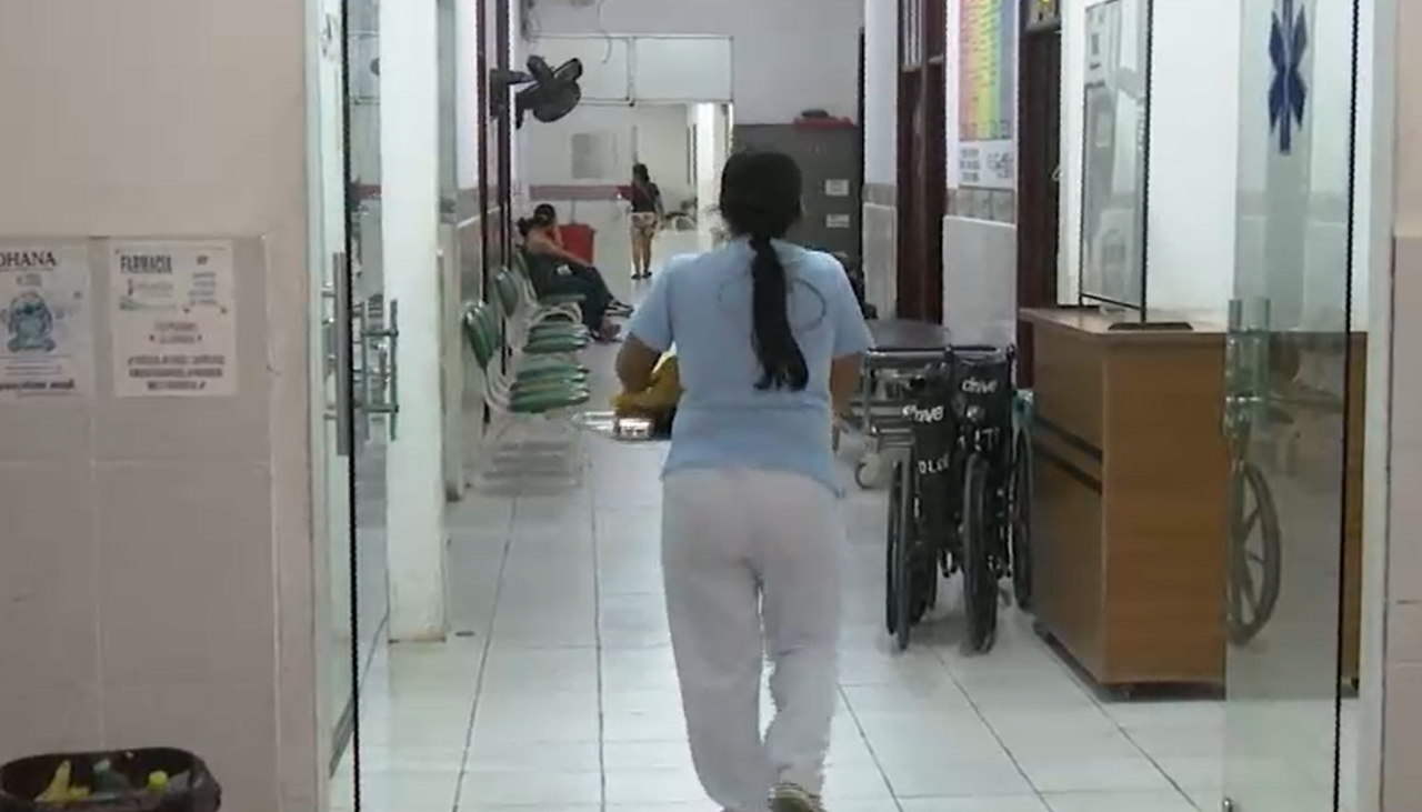 “Me dijeron ‘corra, su niña tiene una herida en el cuello’”: La madre relata el ataque a su hija en un colegio