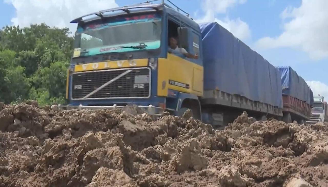 Temor en ruta productiva: Productores alertan riesgo de colapso en el puente de Okinawa