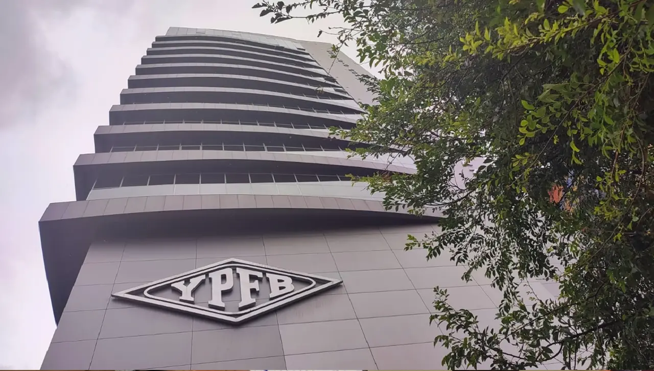 Fiscalía abre nueva investigación por presuntos contratos irregulares en YPFB