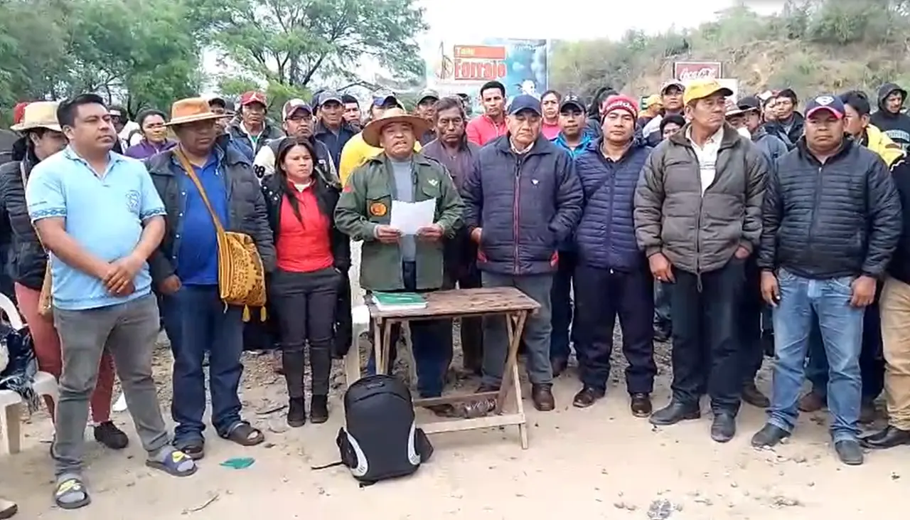 Bloqueo en Abapó no cesa y movilizados amenazan con tomar pozo Incahuasi desde este jueves