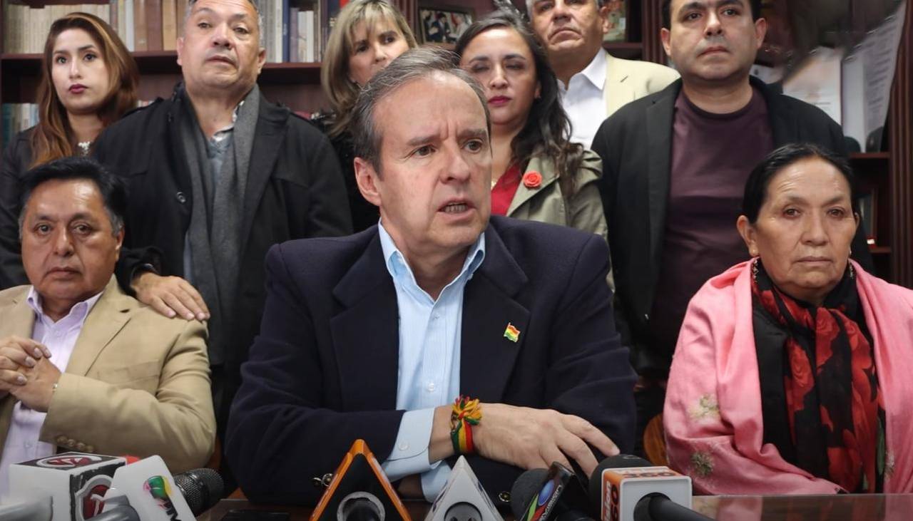 Tuto cuestiona a ministros: “Brillan por su ausencia cuando deberían estar negociando o dando la cara”