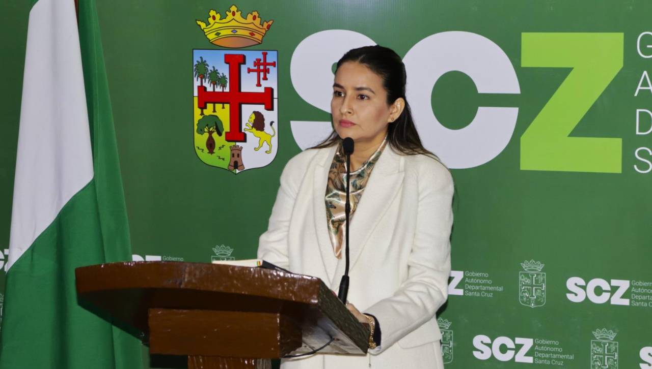 Vicegobernadora cruceña lamenta que la población deba autoconvocarse a desbloquear y pide a la Policía aplicar la ley