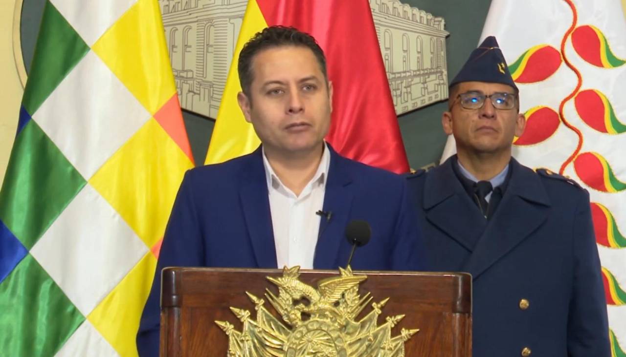 Lara apunta a procesar a policías que aprehendieron a miembros de la COB que fueron liberados