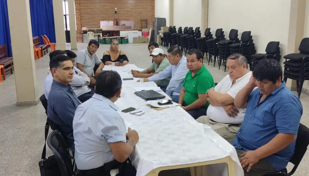 Ministro se reúne con gremiales y señala que se apunta a acabar con el brazo inquisitivo de Impuestos Nacionales