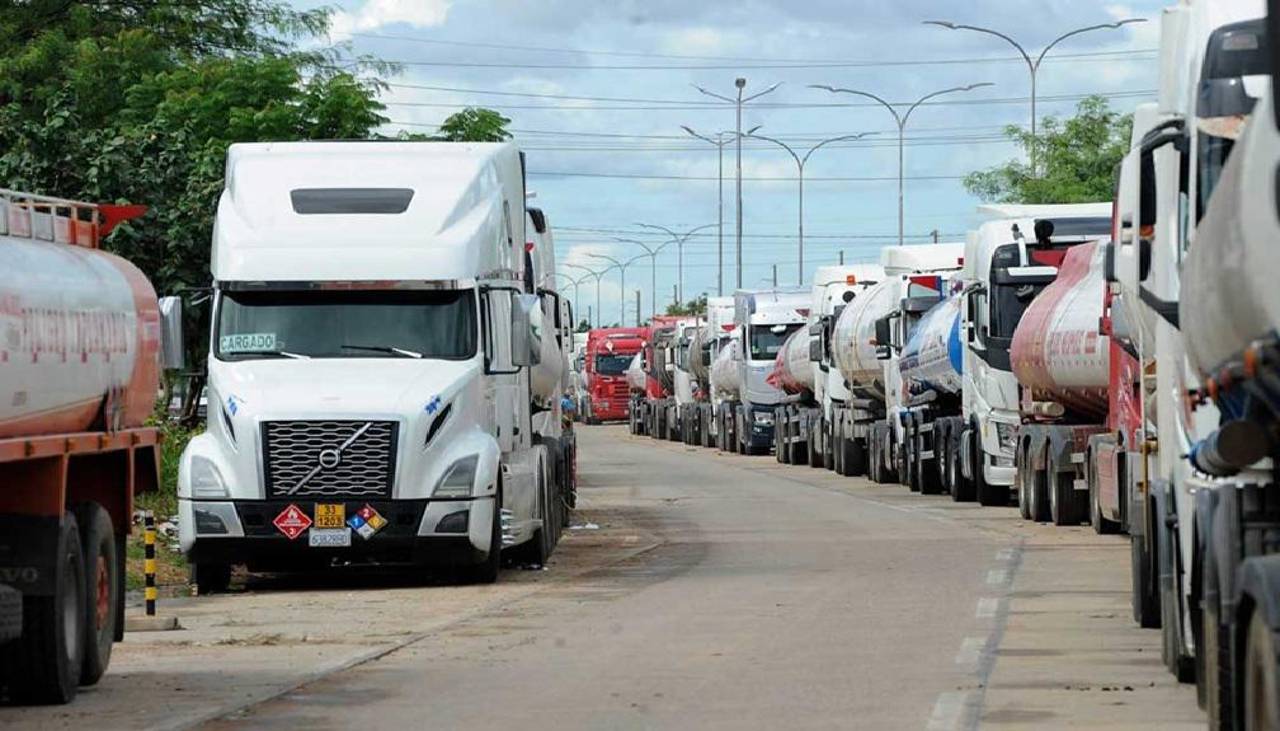 Caneb: Crisis del diésel paraliza al 65% de los camiones que transportan carga de exportación