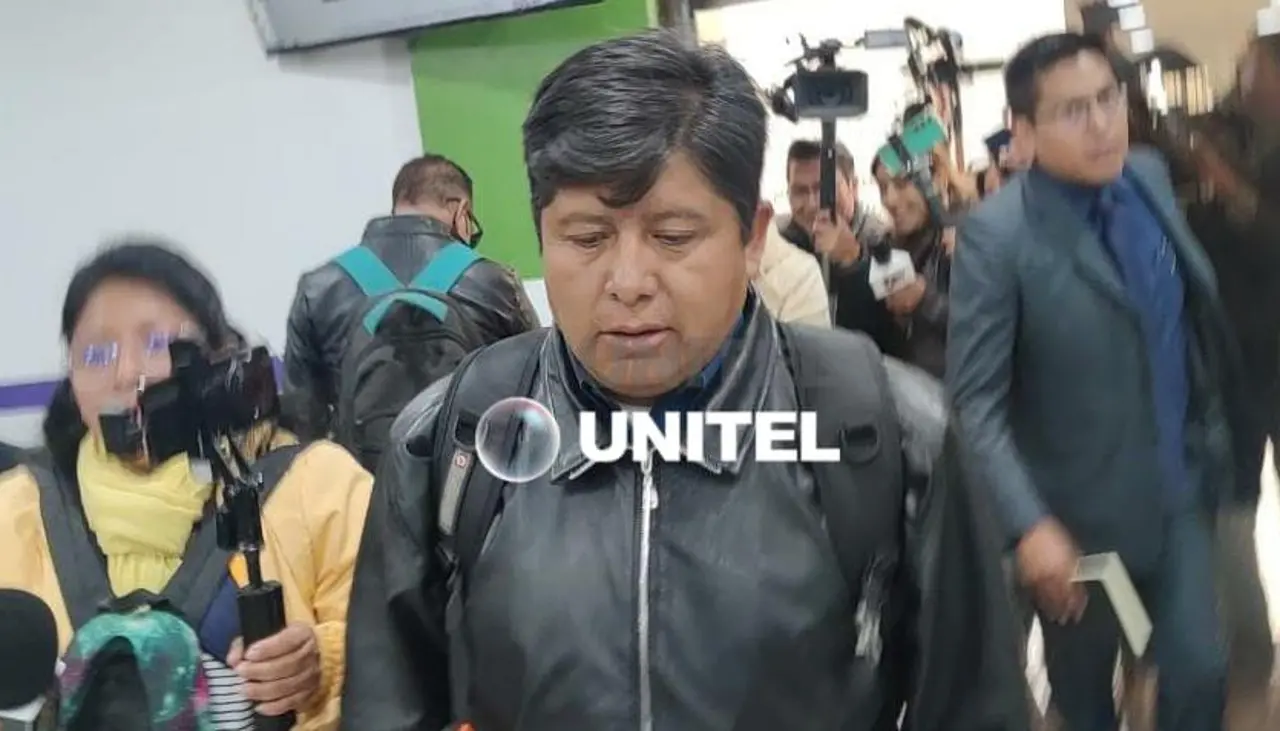 Aprehenden al exejecutivo de la COB, Juan Carlos Huarachi, por el caso de las presuntas “coimas”