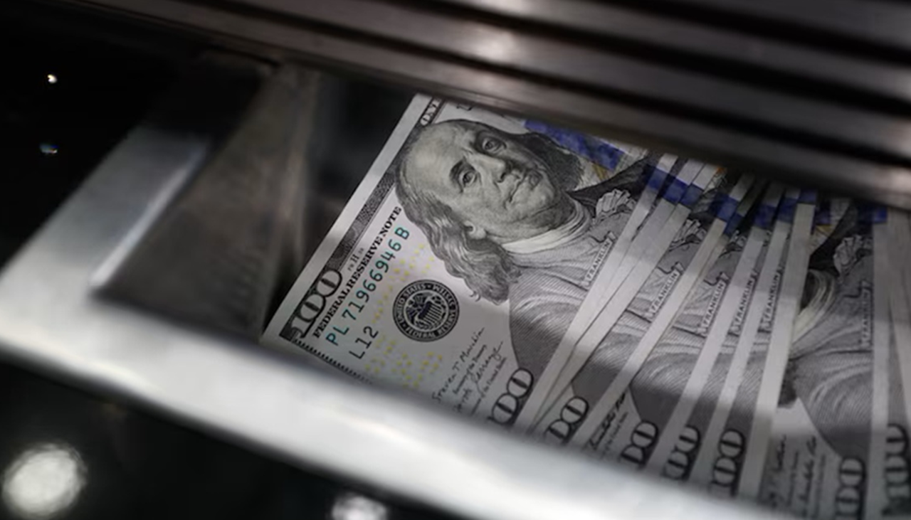 Devolución de dólares a pequeños ahorristas implica confianza y credibilidad, según economista