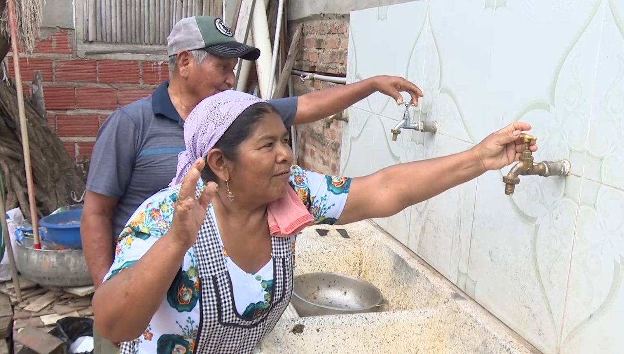 Más de 10 barrios de la capital cruceña denuncian que llevan días sin agua