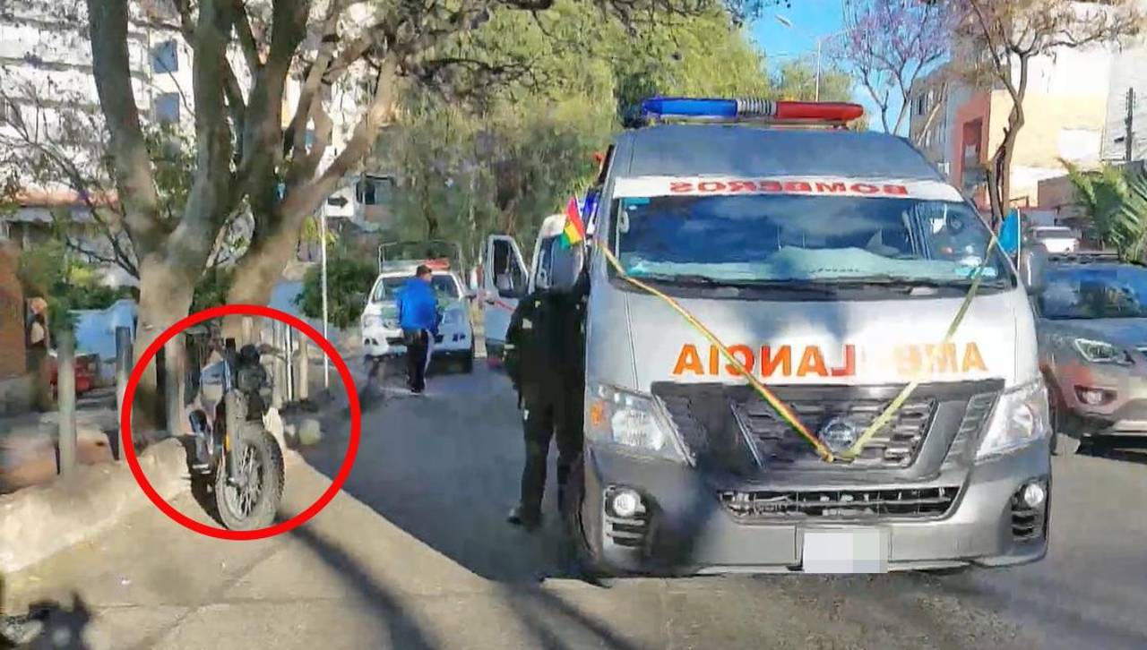 Mujer resulta herida tras ser atropellada por un motociclista cuando intentaba cruzar la calle