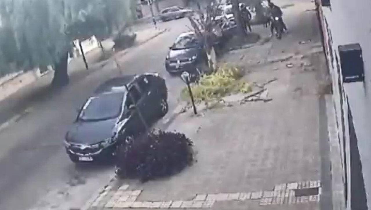 Perros defienden a su dueño del atraco de dos hombres que iban a bordo de una moto 