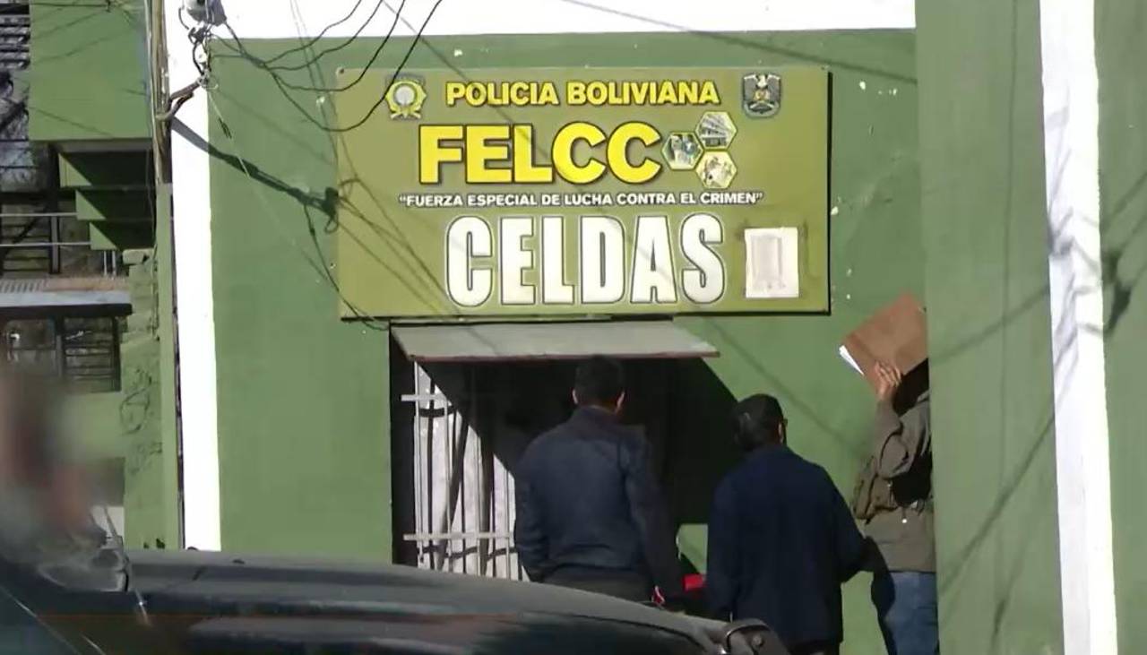 Aprehenden a la madre del principal acusado de la desaparición de un piloto en Cochabamba