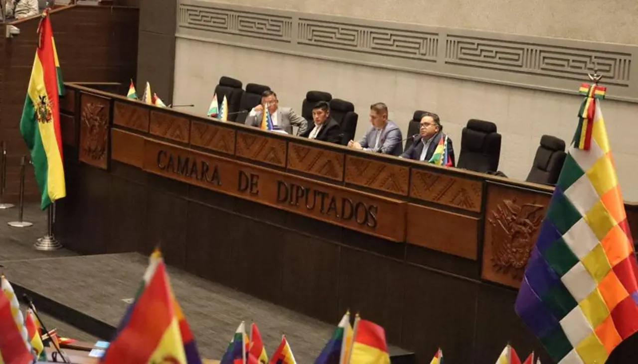 A cinco días de las elecciones, comisión sesiona en medio de la controversia por el contrato de litio con empresa rusa 