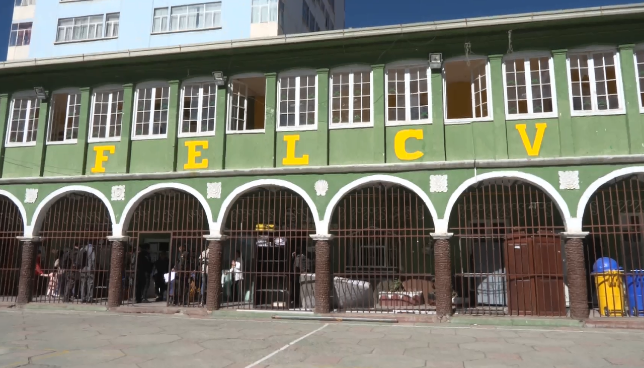 Madre embarazada fue aprehendida tras quemar a su hija de nueve años con agua caliente