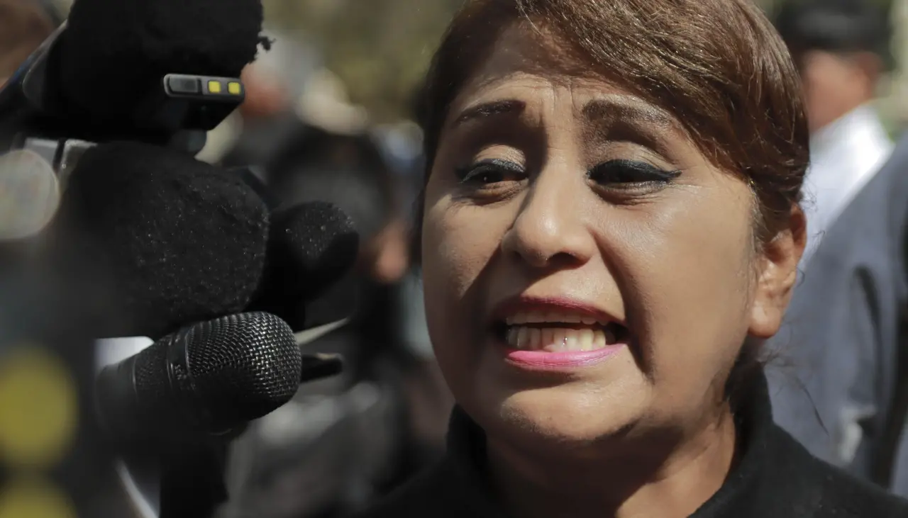 Fiscalía anuncia que se volverá a citar a Ruth Nina y confirma que debe declarar en la ciudad de Cochabamba