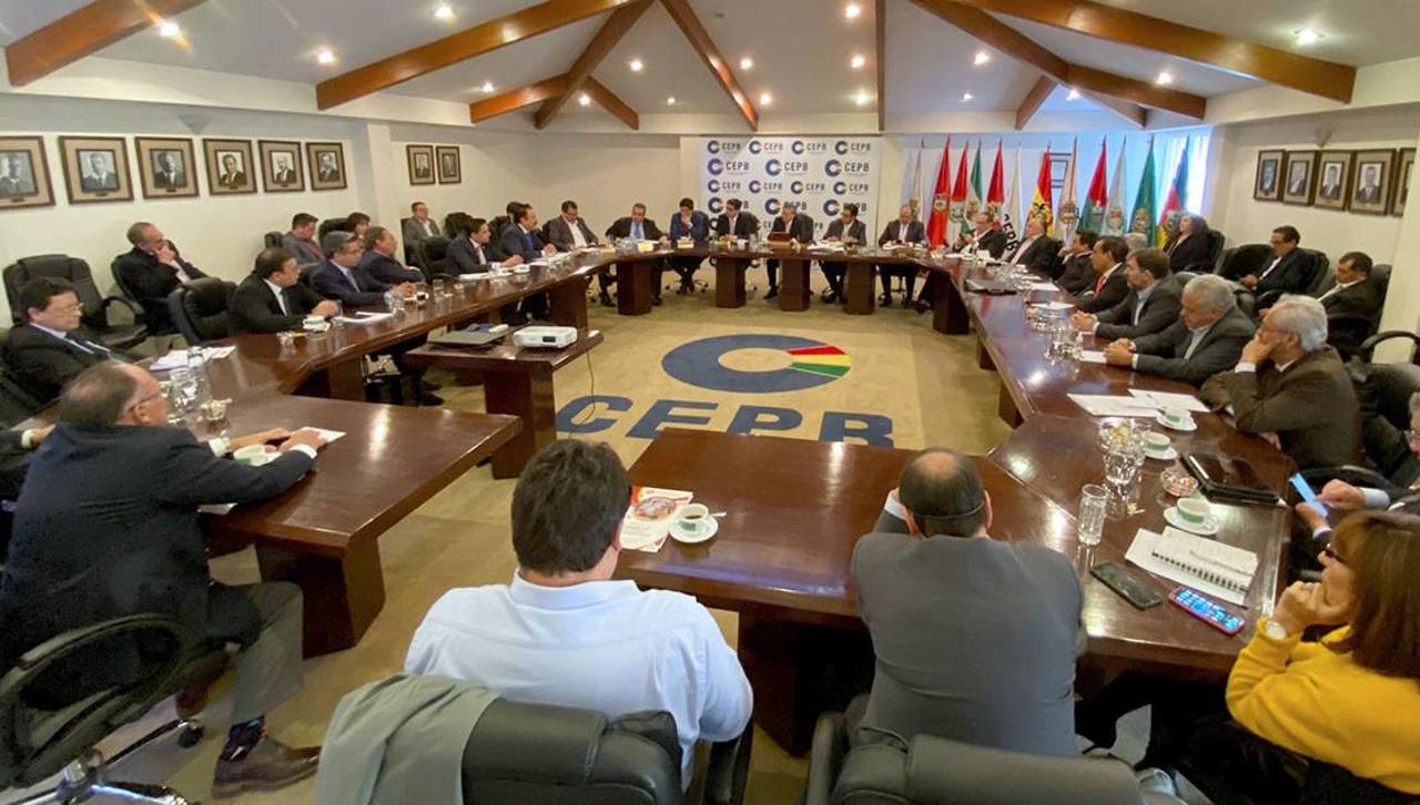 Empresarios urgen un plan de emergencia que complemente el nuevo paquete de medidas del Gobierno