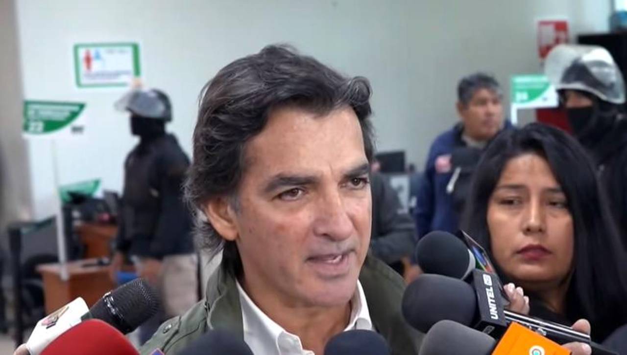 “Los bloqueos son una enfermedad que asfixia al país”, señala Saavedra y se une al pedido de diálogo