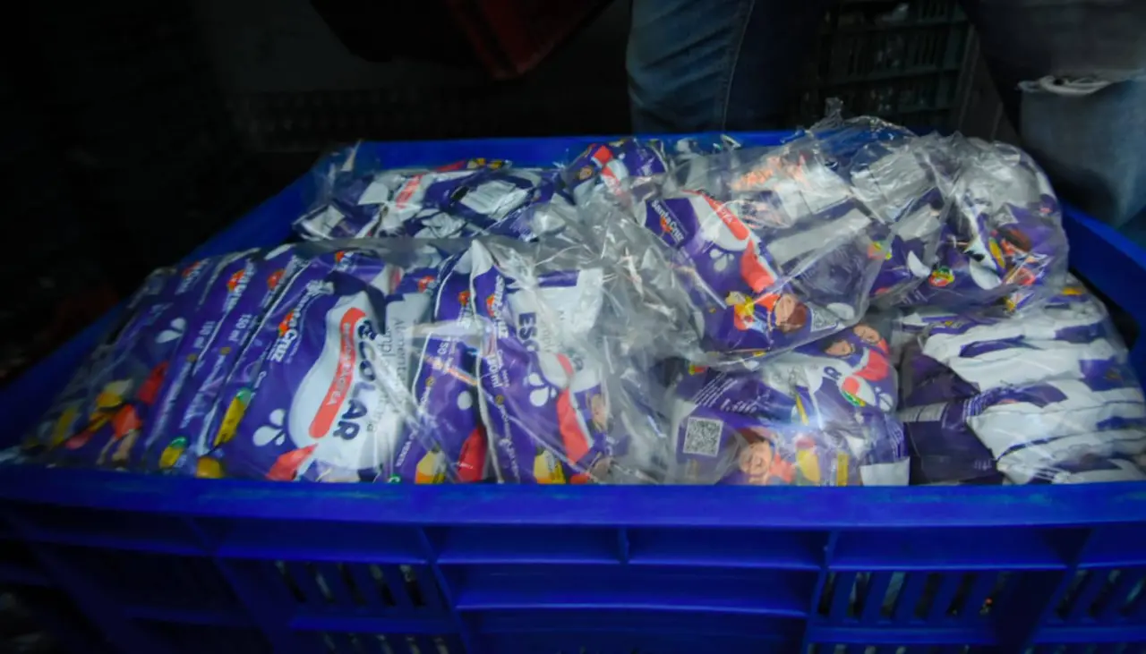 Colegios de la capital cruceña se quedaron tres días sin desayuno escolar; la Alcaldía dice que habrá doble ración este viernes 