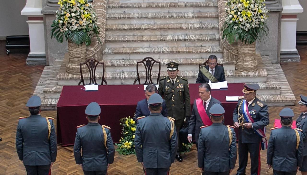Gobierno asciende por decreto a nuevos generales de las FFAA y de la Policía Boliviana