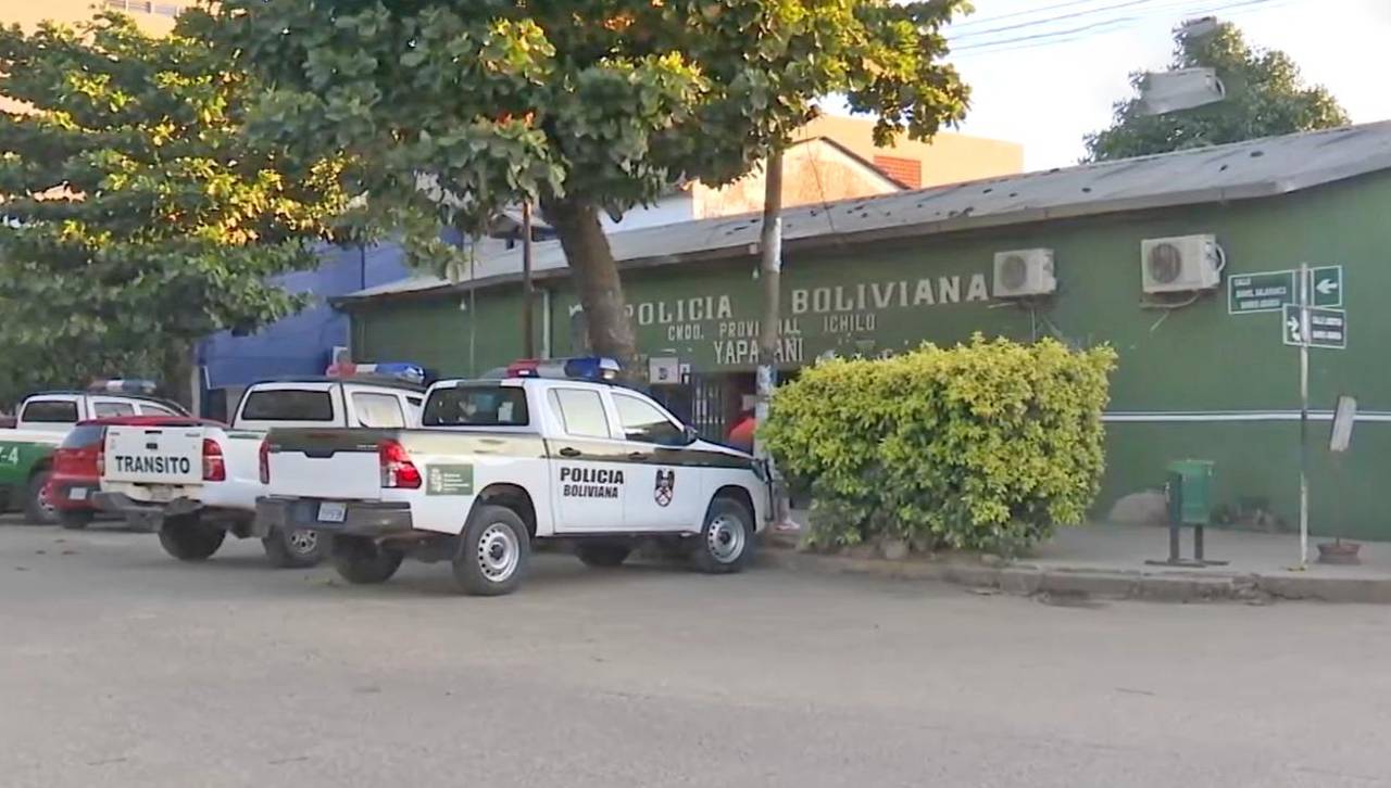 Aprehenden a seis personas por casos de secuestros en Yapacaní; hallaron armas y vestimenta policial