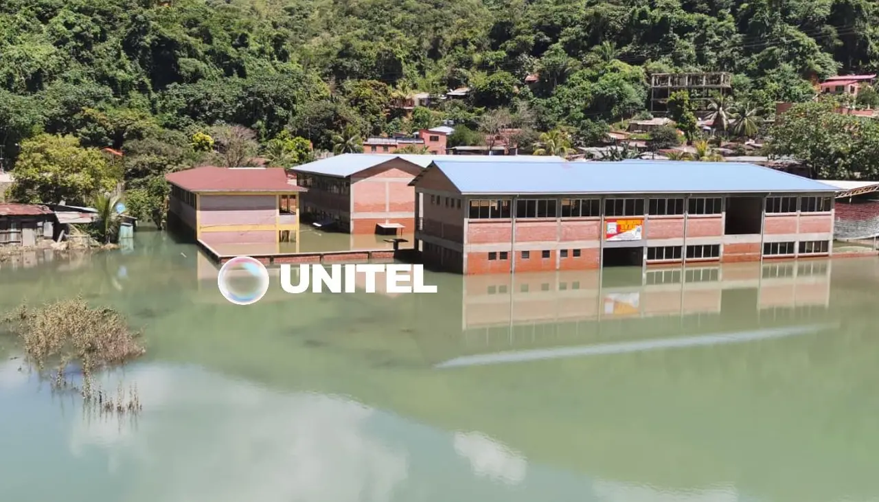 La Paz: Escuela y casas de Chima terminaron bajo el agua por el desborde del río; los pobladores piden ayuda 