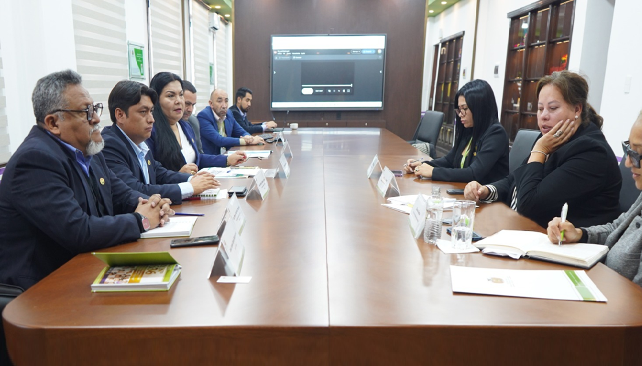 Fiscalía y delegación de EEUU se reunieron para abordar fortalecimiento en la lucha antidrogas