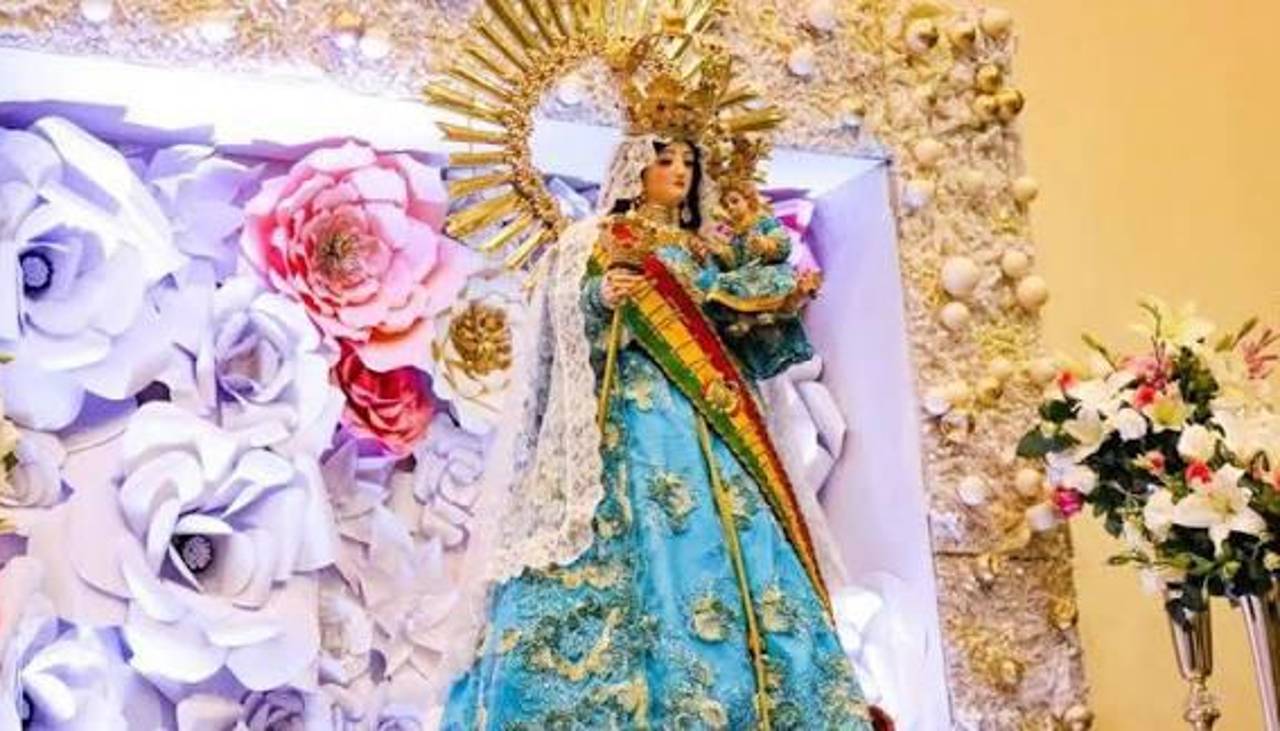 Danzas, música y devoción marcan el inicio de la fiesta de Urkupiña