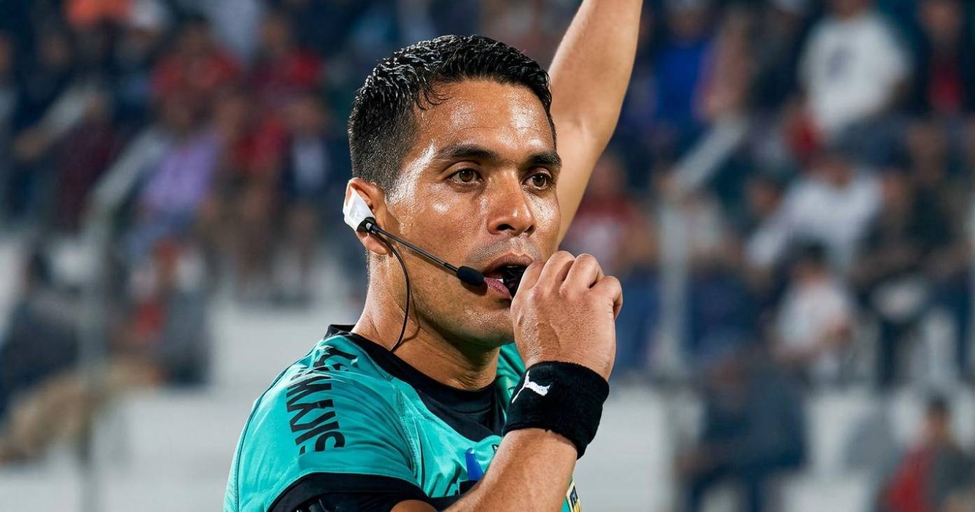Video: Luis Villarroel es el primer árbitro en explicar públicamente una decisión del VAR en Bolivia