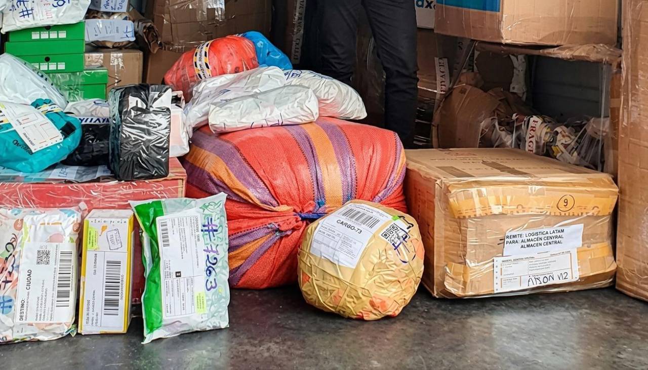 Algunas empresas de transporte de encomiendas de La Paz reportan un incremento de hasta 50% en el costo de los envíos