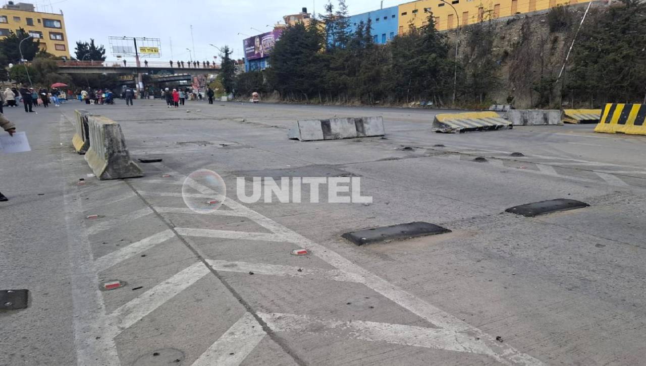 Bloqueos: Alcaldía de El Alto reporta daño preliminar de Bs 2 millones por destrozos al ornato público