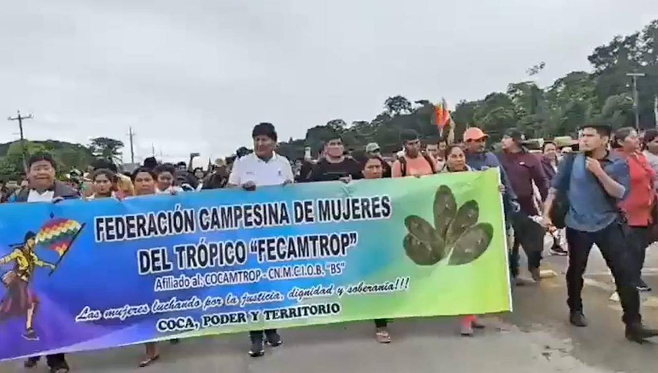 Evo Morales encabeza marcha en el trópico de Cochabamba contra el gobierno de Paz