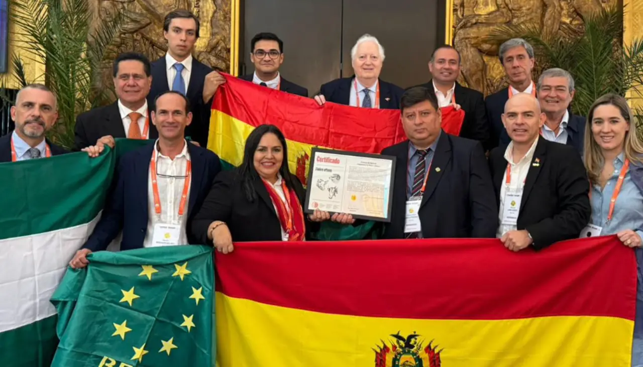 Bolivia recibe en París la certificación de país libre de aftosa sin vacunación