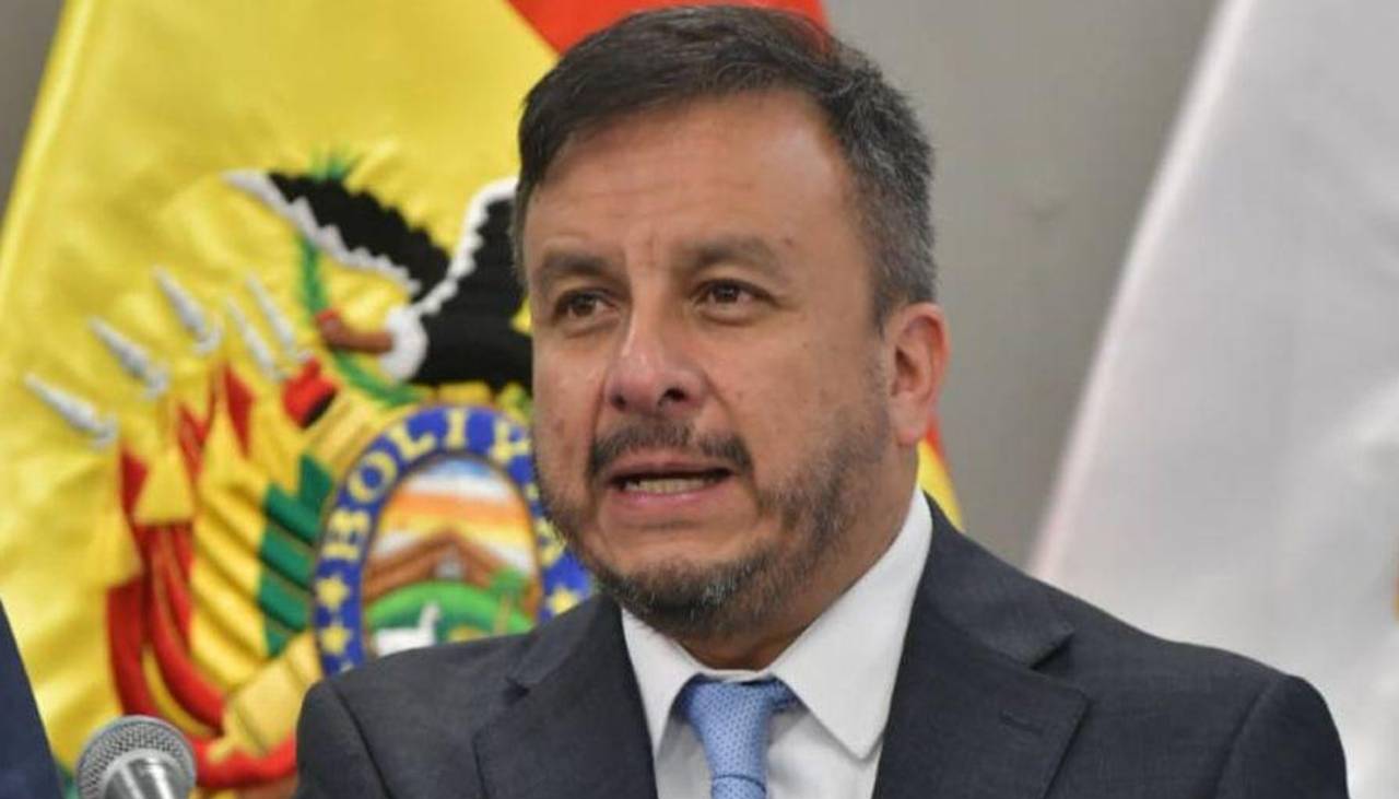 Diputados dicen que ministro de Hidrocarburos no asistió a comisión para informar sobre la calidad de la gasolina