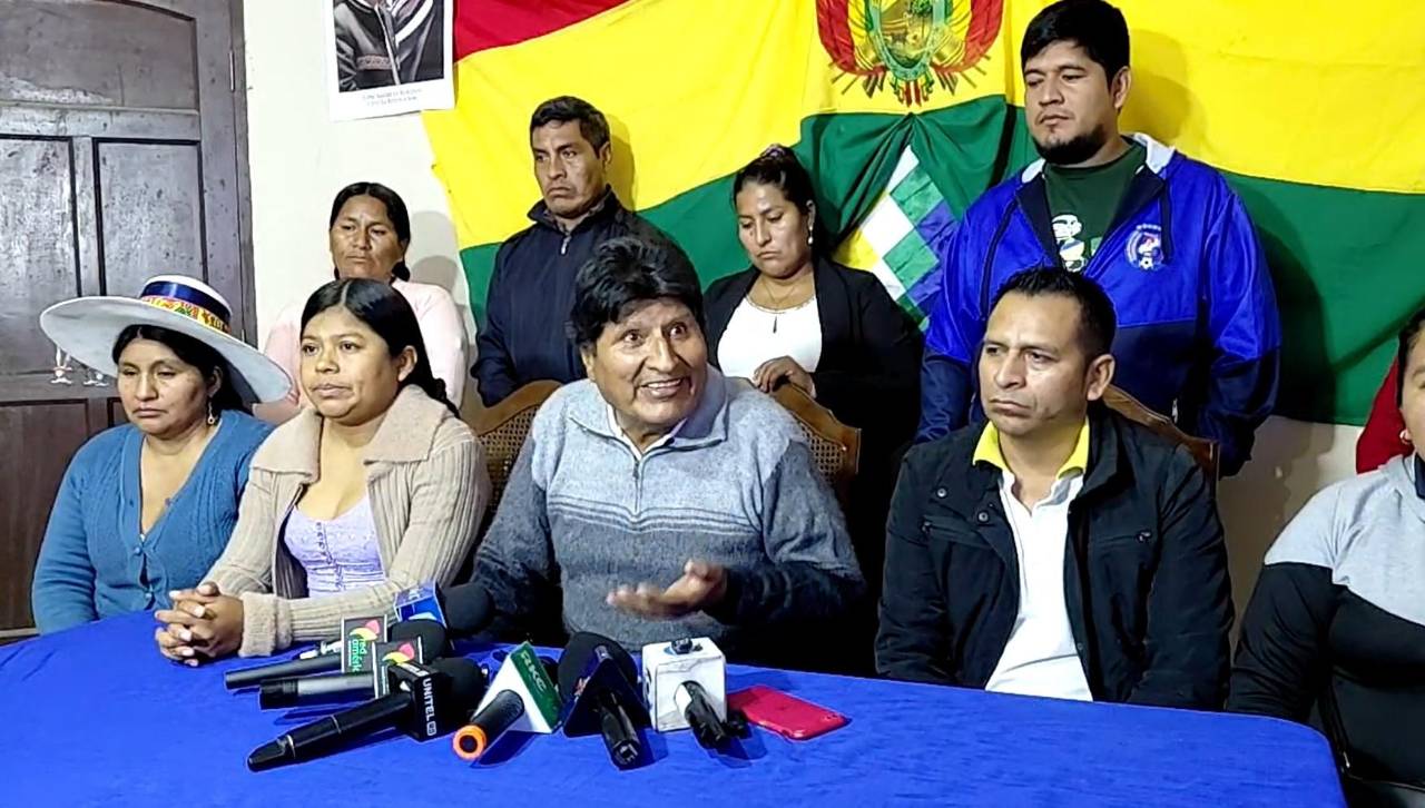Evo Morales responde a cívicos cruceños por la acusación penal por los 53 días de bloqueos