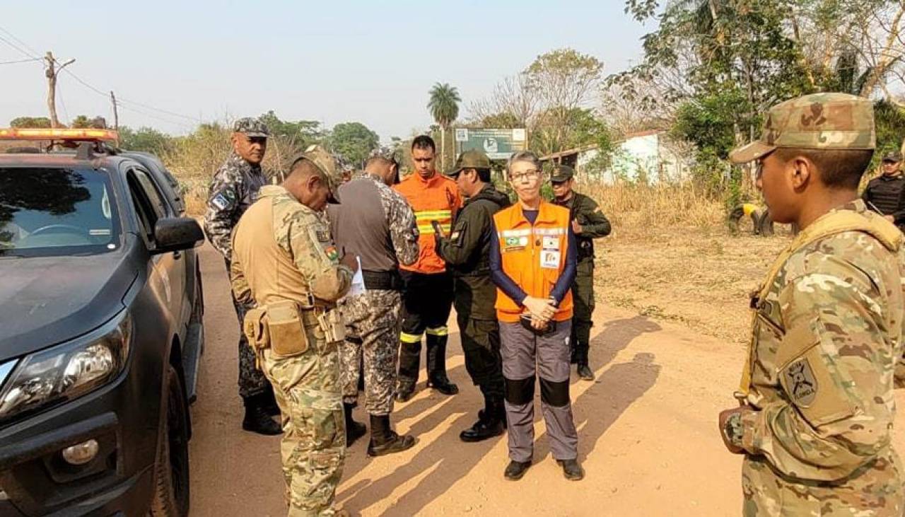 Arriba comisión de Brasil que se instalará en San Ignacio para el operativo contra los incendios forestales