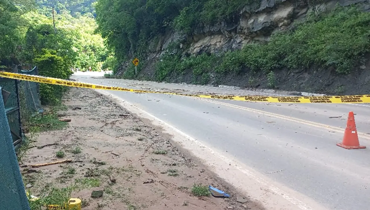 Samaipata: Permanecen aisladas zonas aledañas a la rotura del oleoducto Santa Cruz — Cochabamba