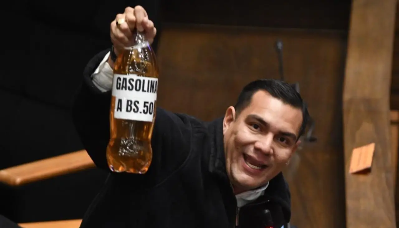 Diputado denuncia: “En Beni se está vendiendo la gasolina a Bs 50 por dos litros”