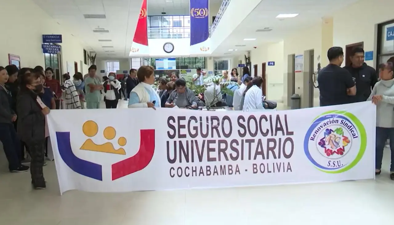 Personal del Seguro Universitario cumple paro de 48 horas exigiendo la institucionalización de cargos jerárquicos