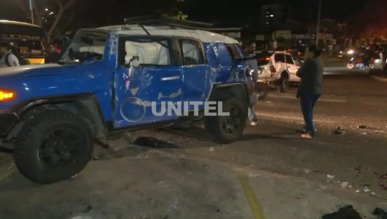 Vehículo da cuatro vuelcos de campana y accidente deja tres heridos de gravedad en la zona norte