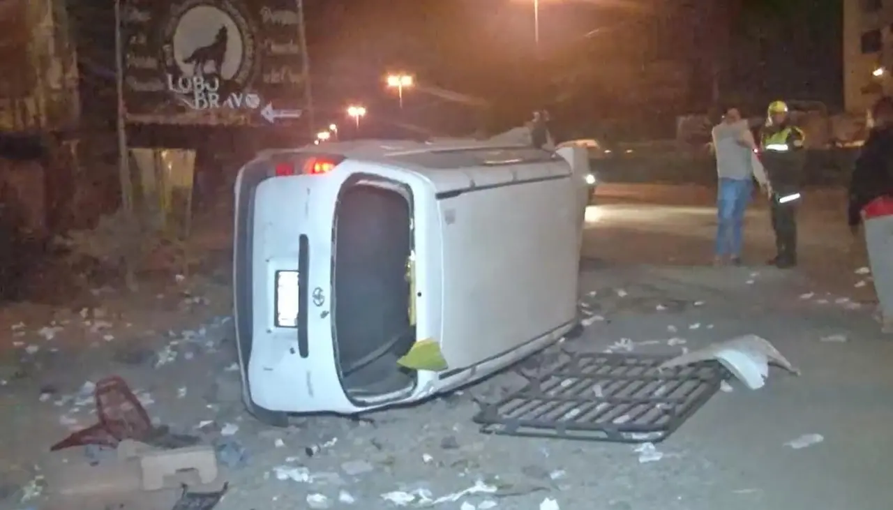 Un peatón fallece tras ser alcanzado por una triple colisión en la ruta a Sacaba, hay otros dos heridos