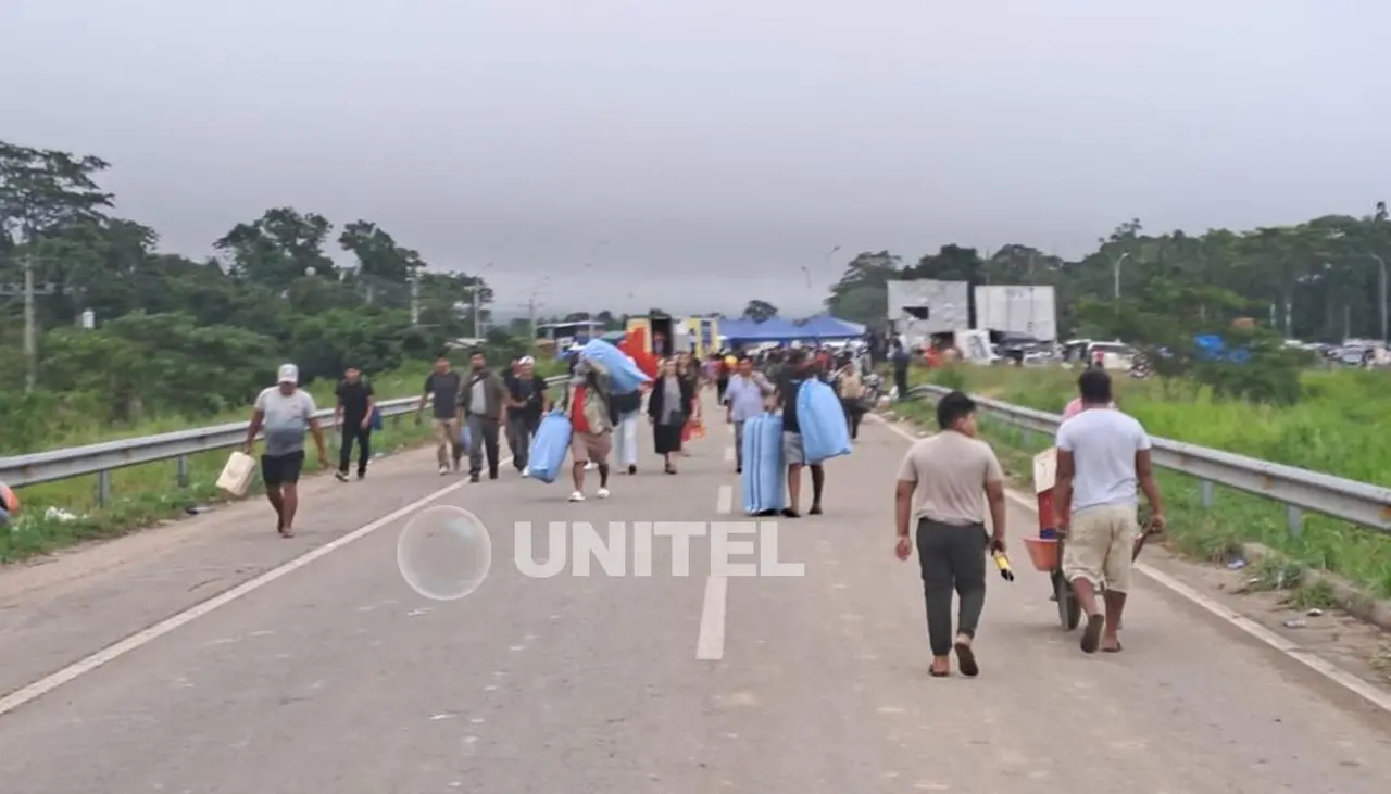 Bolivia registra 57 bloqueos por conflictos sociales este sábado, según mapa de transitabilidad de la ABC