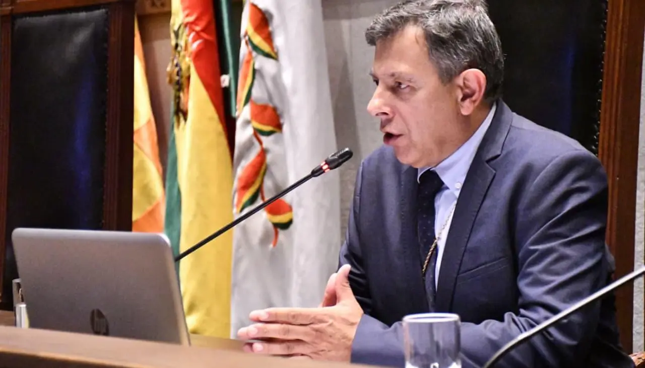 El tarijeño Diego Ávila Navajas es elegido presidente de la Cámara de Senadores 