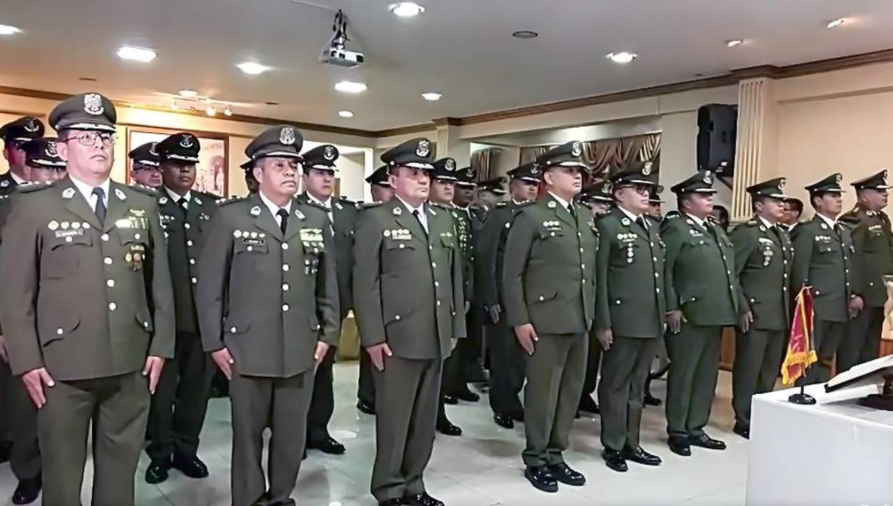 Posesionan a los nuevos comandantes departamentales y directores de la Policía